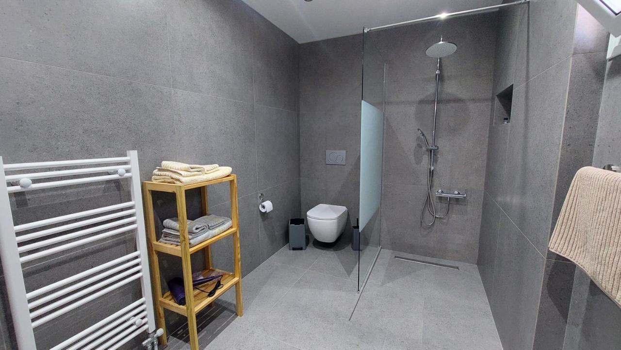 Jimmy'S Place Artemida  Ngoại thất bức ảnh