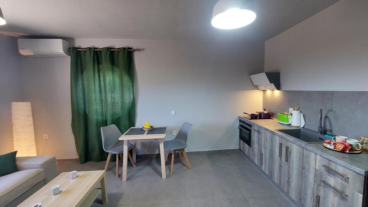 Jimmy'S Place Artemida  Ngoại thất bức ảnh