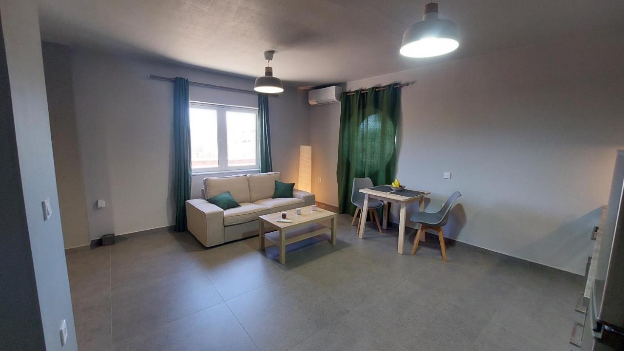 Jimmy'S Place Artemida  Ngoại thất bức ảnh